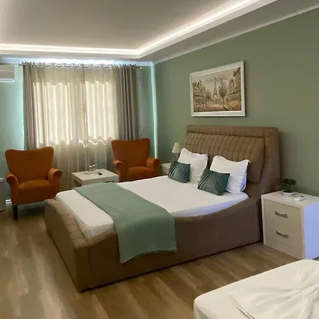 Park 1 Hotel *